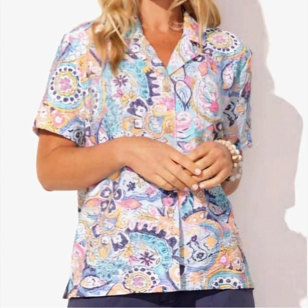 Escape by Habitat Cloths Button Down Shirt